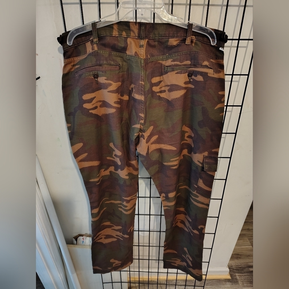 Levi’s Camo Cargo Pants - Picture 9 of 10